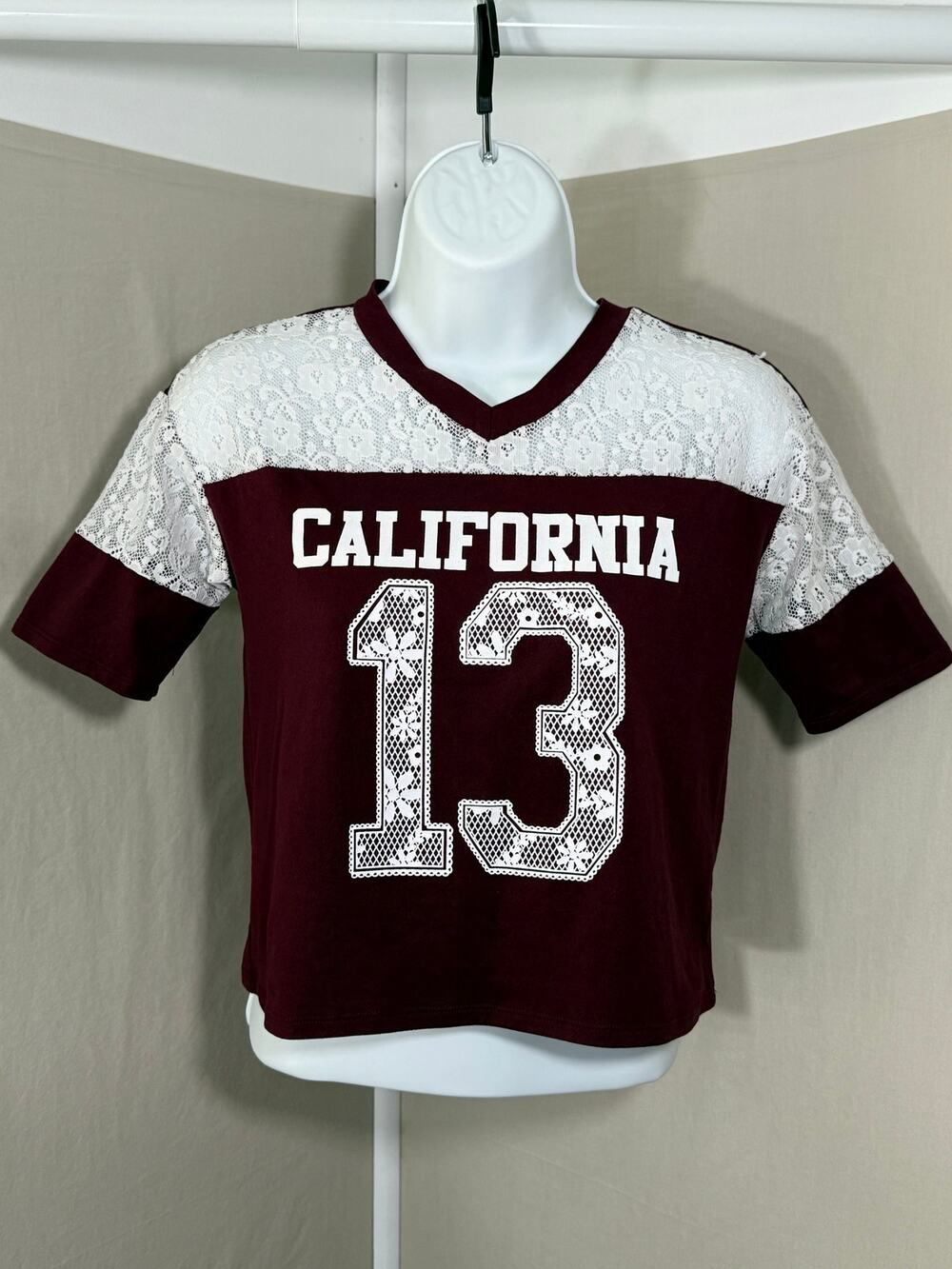 Lily Bleu Burgundy California 13 Lace Crop Jersey M